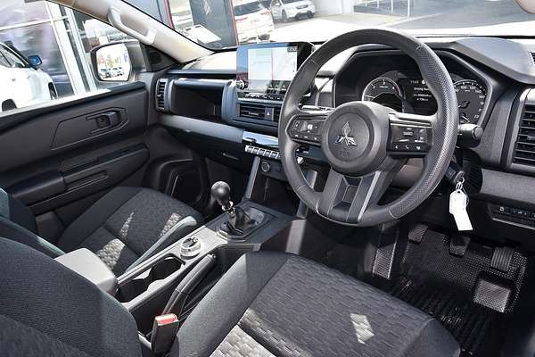 2025 Mitsubishi Triton GLX MV 4X4