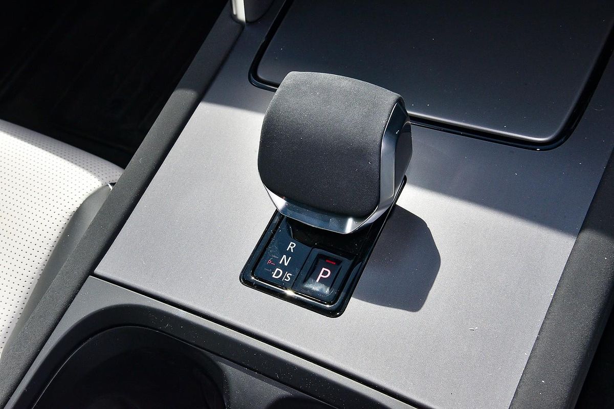 2024 Land Rover Discovery Sport P250 Dynamic HSE L550