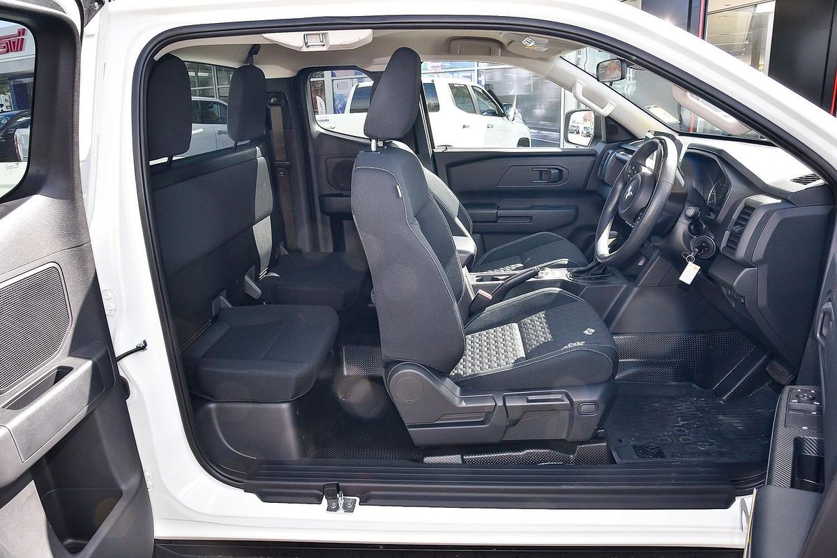 2024 Mitsubishi Triton GLX+ MV 4X4