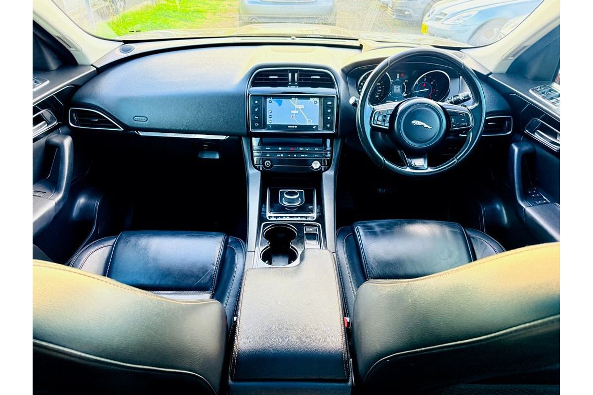 2017 Jaguar F-PACE 20d Prestige X761