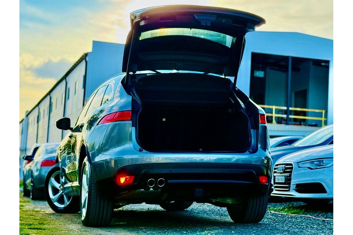 2017 Jaguar F-PACE 20d Prestige X761