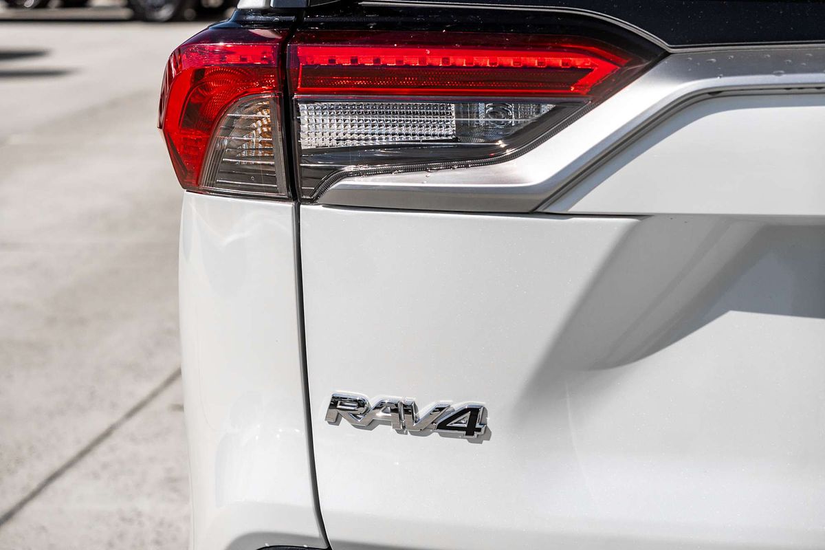 2024 Toyota RAV4 XSE AXAH52R