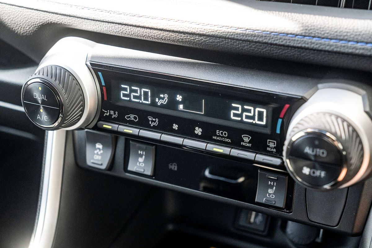 2024 Toyota RAV4 XSE AXAH52R