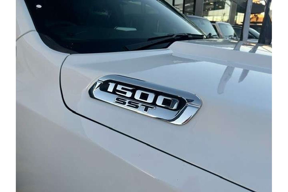 2025 RAM 1500 Laramie Sport Hurricane SO RamBox DT 4X4 SWB