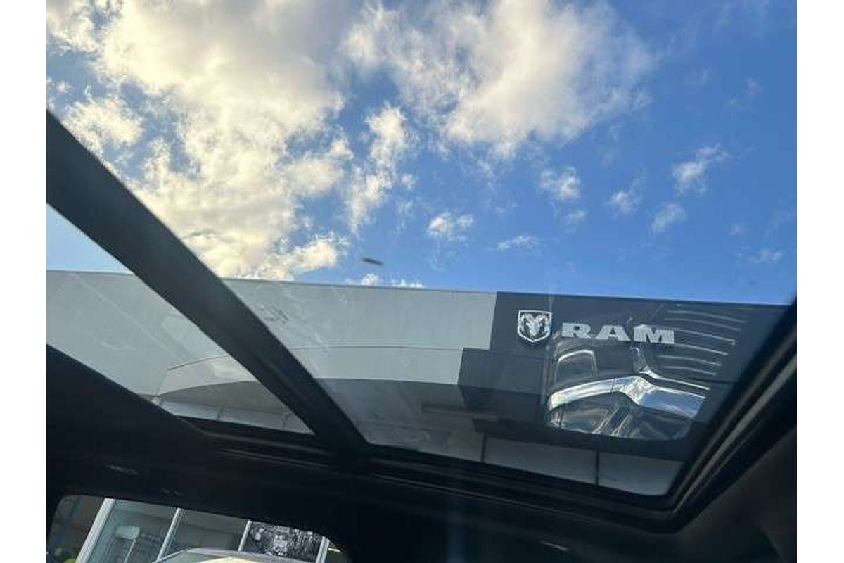 2025 RAM 1500 Laramie Sport Hurricane SO RamBox DT 4X4 SWB