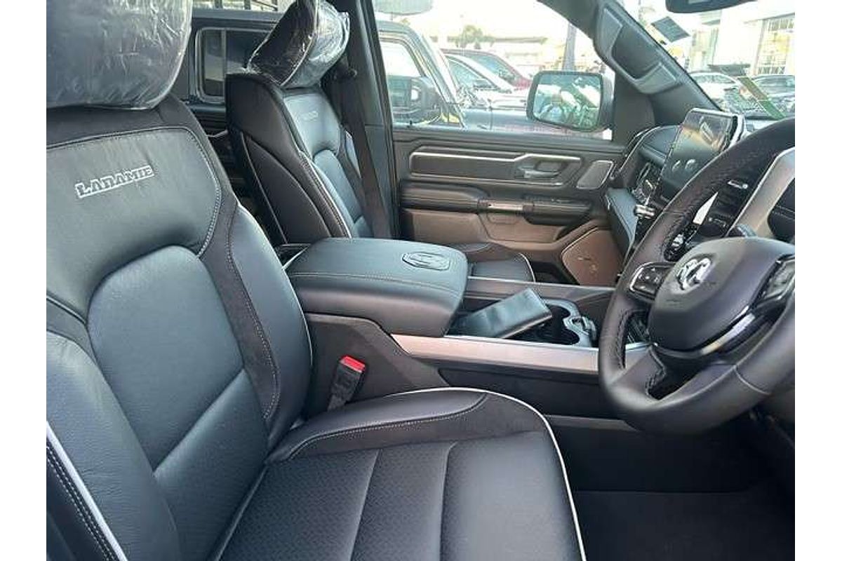 2025 RAM 1500 Laramie Sport Hurricane SO RamBox DT 4X4 SWB