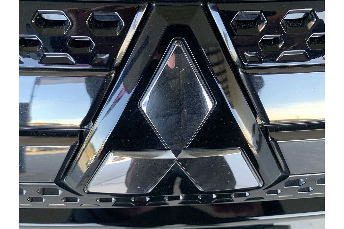 2020 Mitsubishi Outlander Black Edition ZL