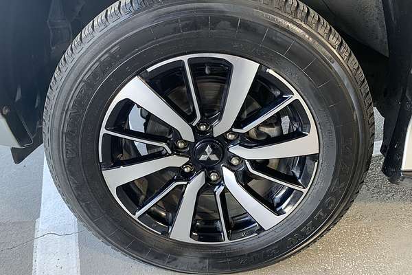 2017 Mitsubishi Pajero Sport GLS QE