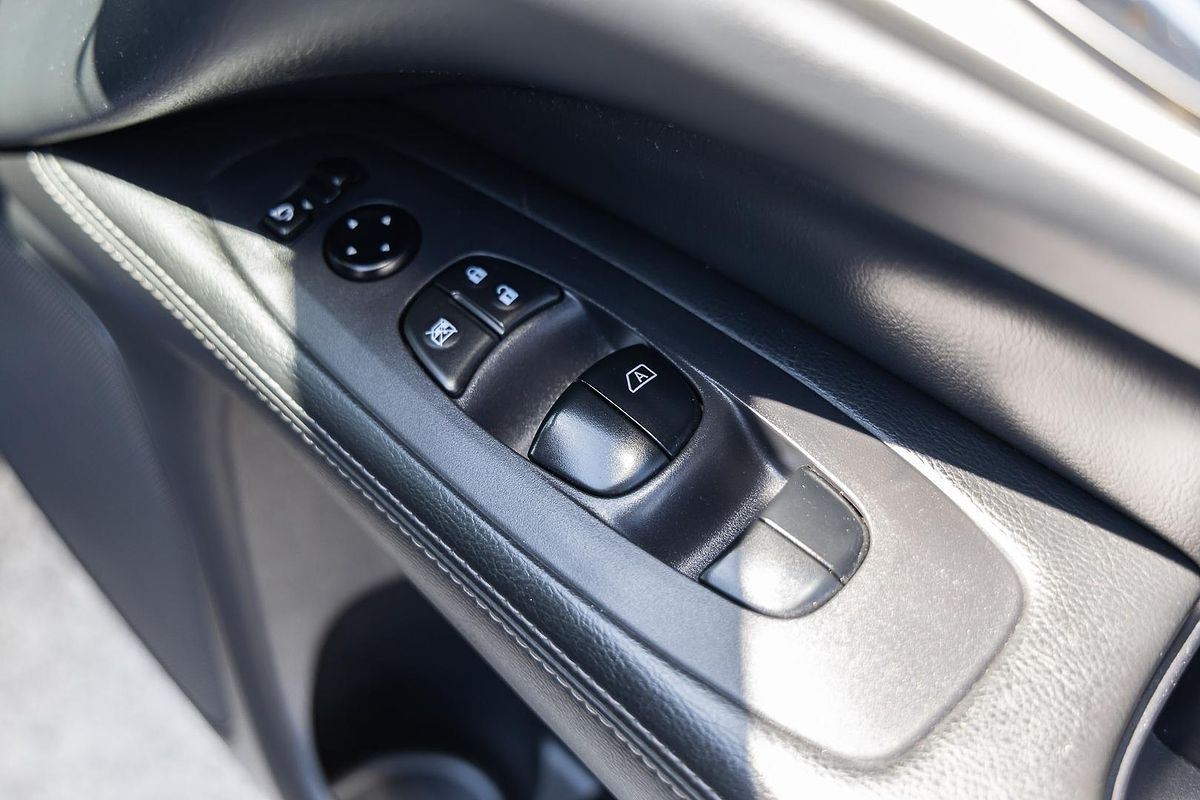 2017 Nissan Pathfinder ST-L R52 Series II