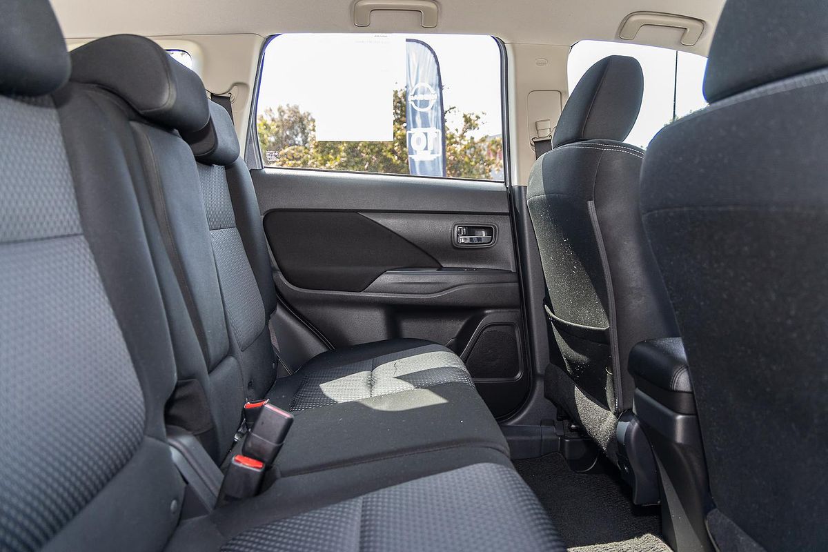 2018 Mitsubishi Outlander ES ZL