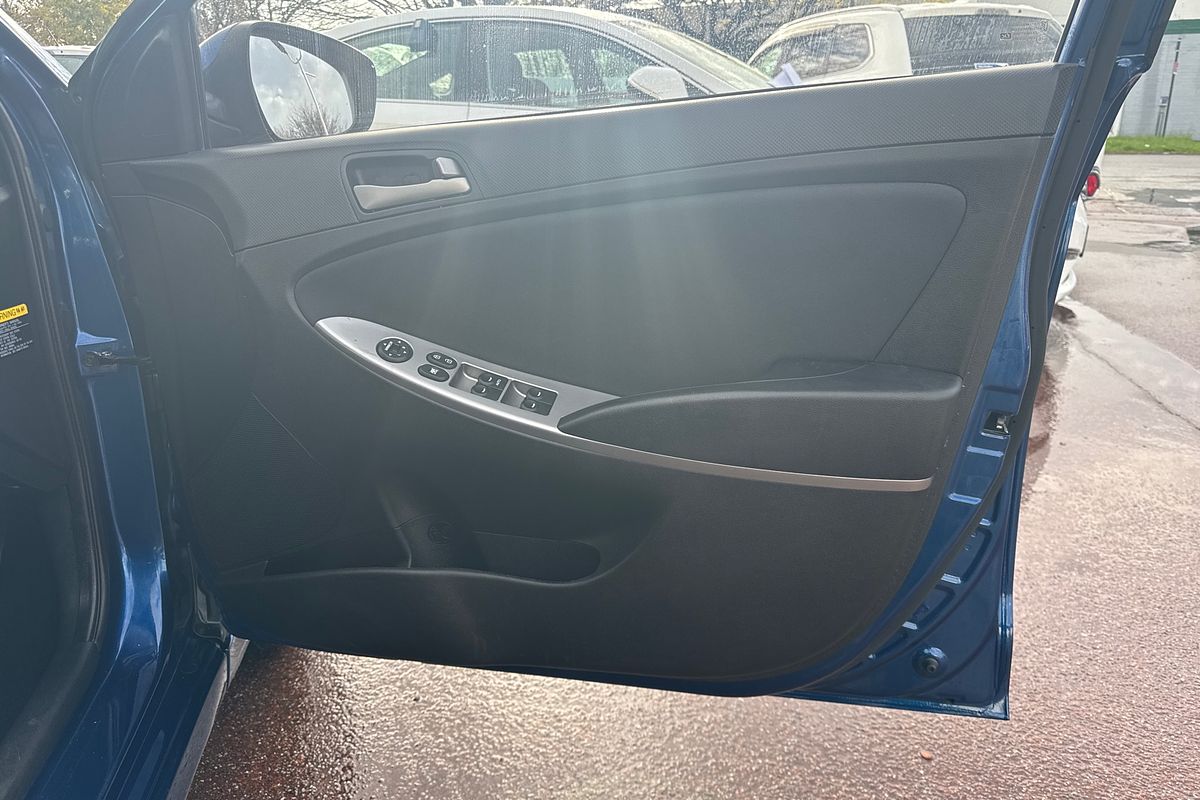 2016 Hyundai Accent Active RB4