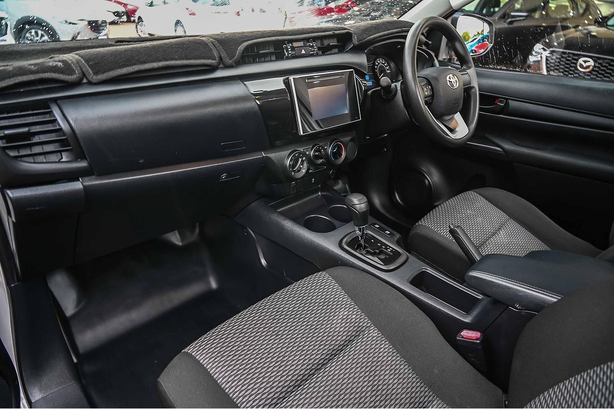 2017 Toyota Hilux Workmate TGN121R Rear Wheel Drive
