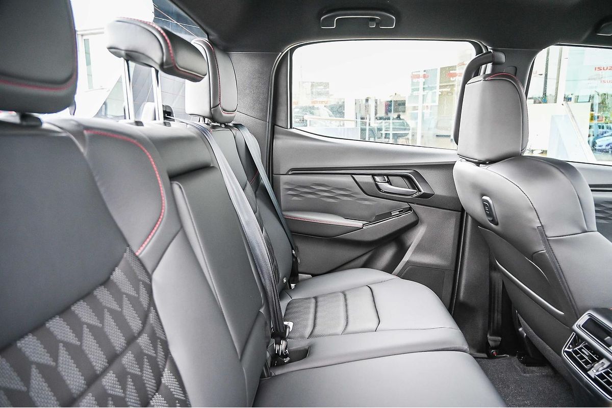 2025 Isuzu D-MAX