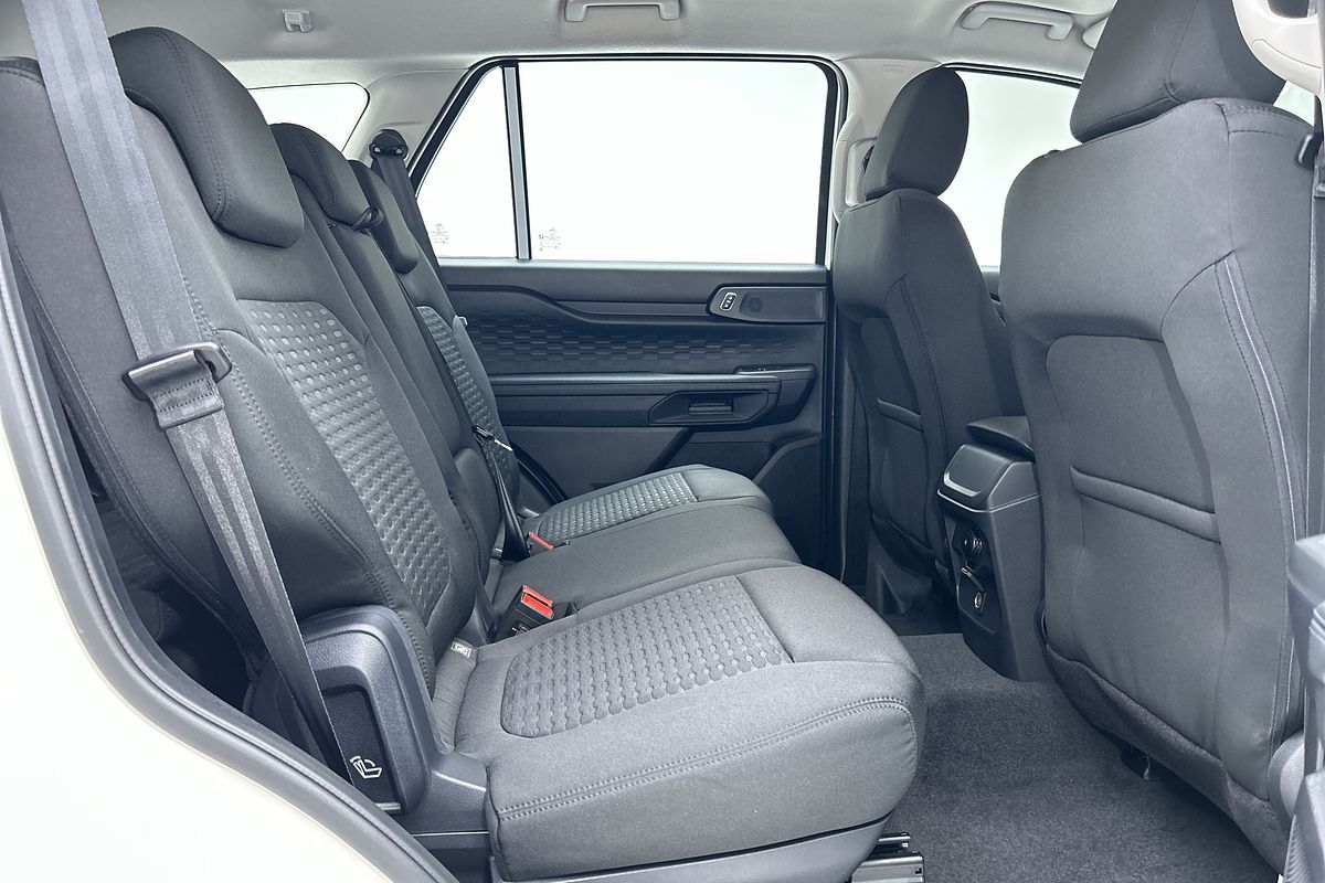 2025 Ford Everest Ambiente 2.0L