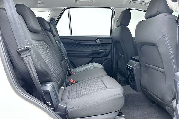 2025 Ford Everest Ambiente 2.0L