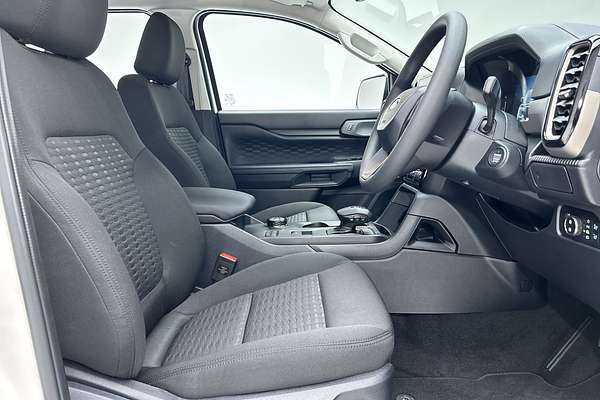 2025 Ford Everest Ambiente 2.0L