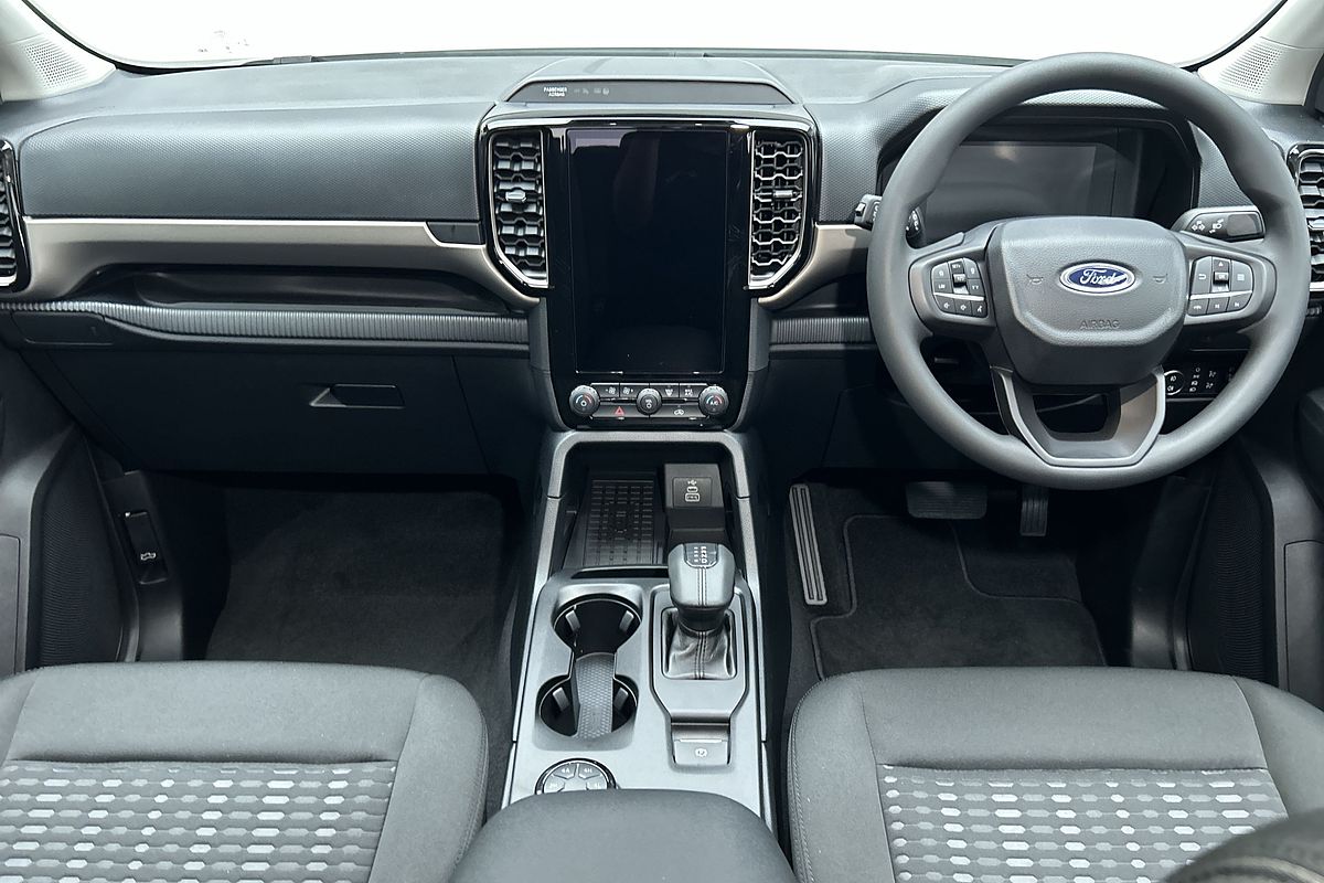 2025 Ford Everest Ambiente 2.0L