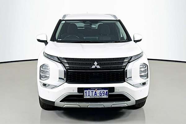 2024 Mitsubishi Outlander LS ZM