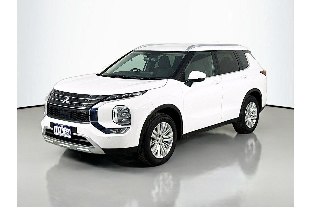 2024 Mitsubishi Outlander LS ZM
