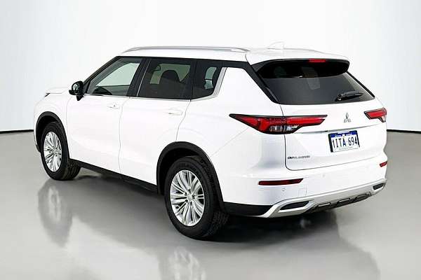2024 Mitsubishi Outlander LS ZM