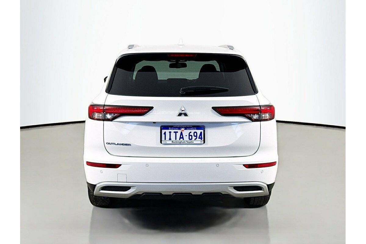 2024 Mitsubishi Outlander LS ZM