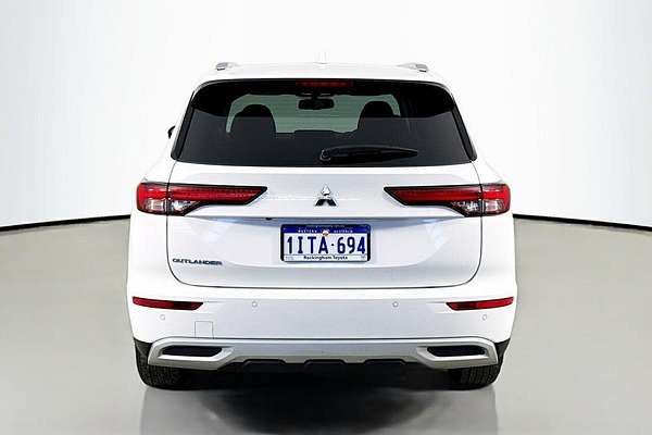 2024 Mitsubishi Outlander LS ZM