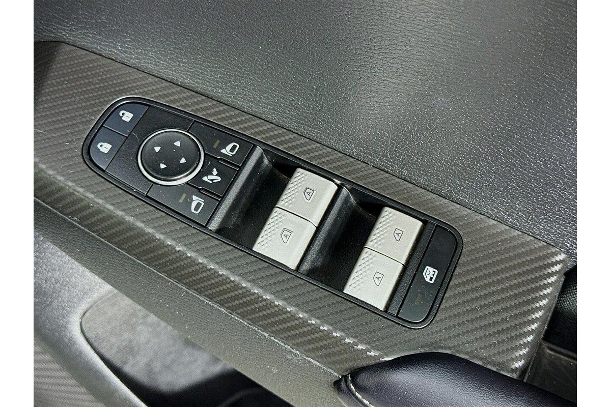 2024 Mitsubishi Outlander LS ZM