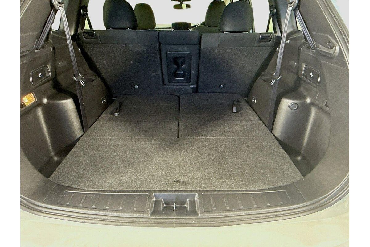 2024 Mitsubishi Outlander LS ZM