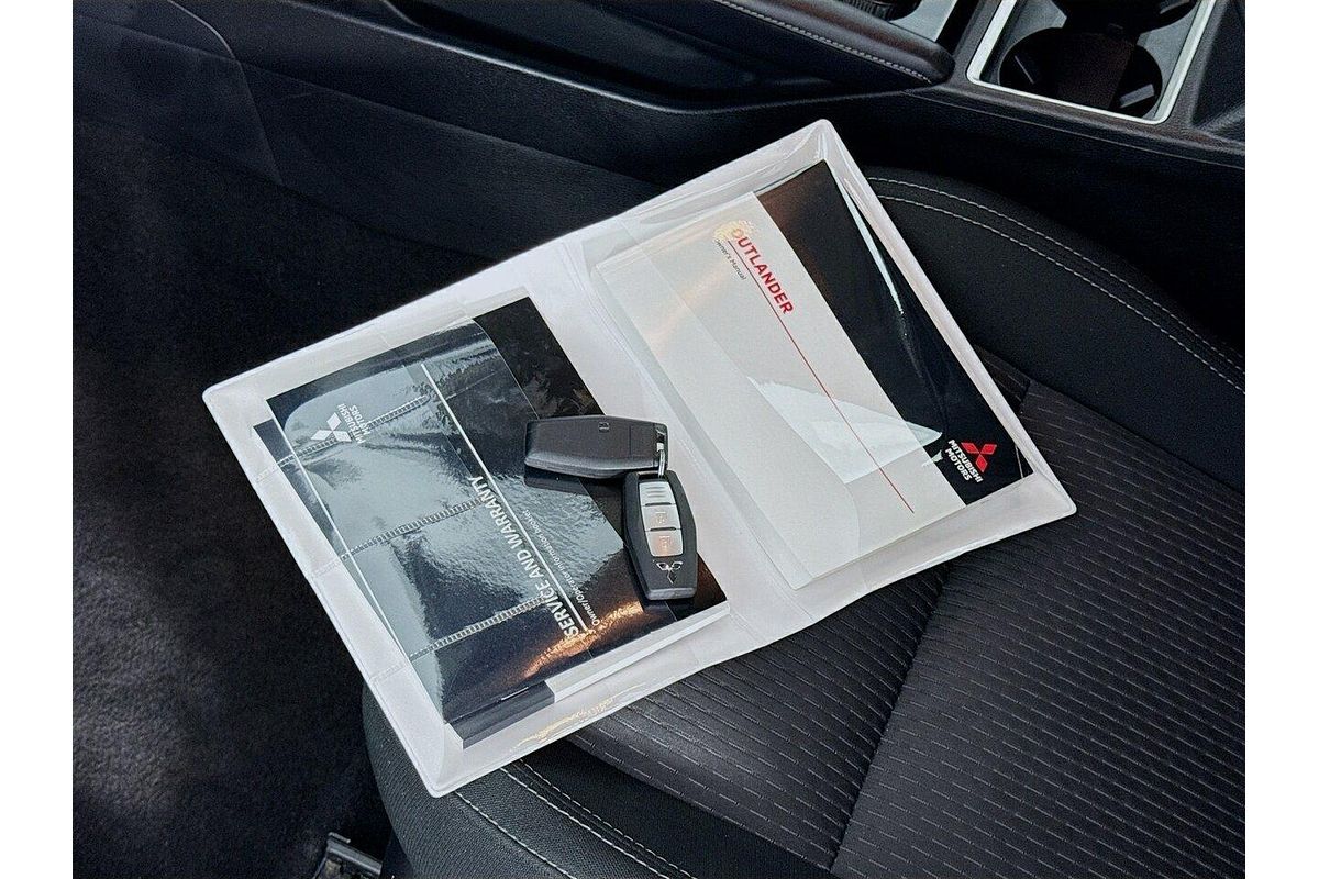 2024 Mitsubishi Outlander LS ZM