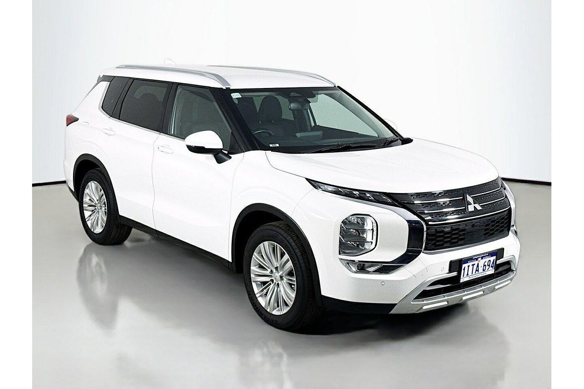 2024 Mitsubishi Outlander LS ZM