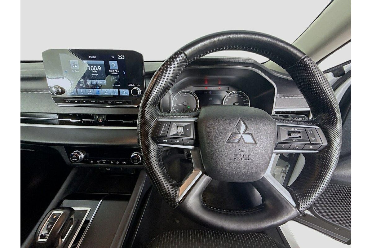 2024 Mitsubishi Outlander LS ZM
