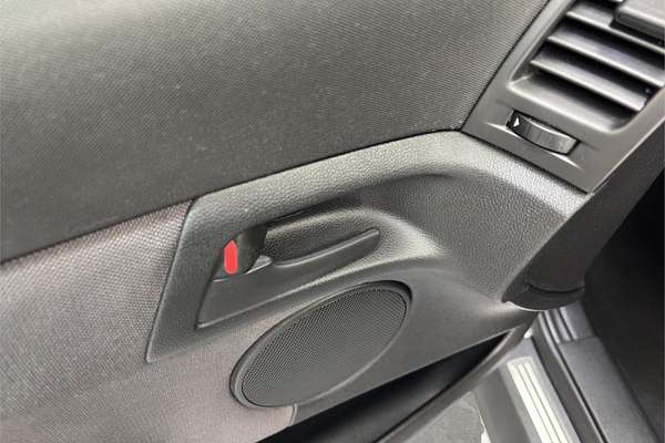 2010 Holden Commodore Omega VE
