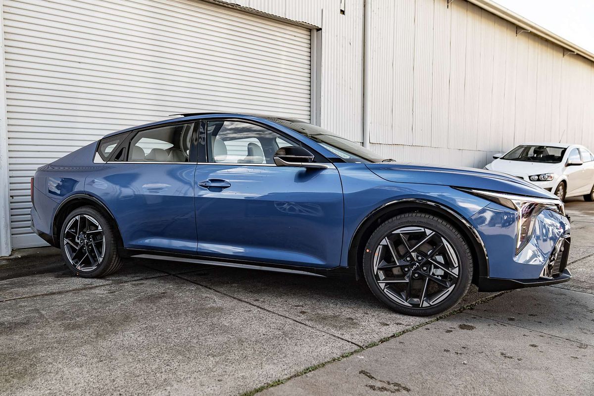 2025 Kia K4 GT-Line CL4m