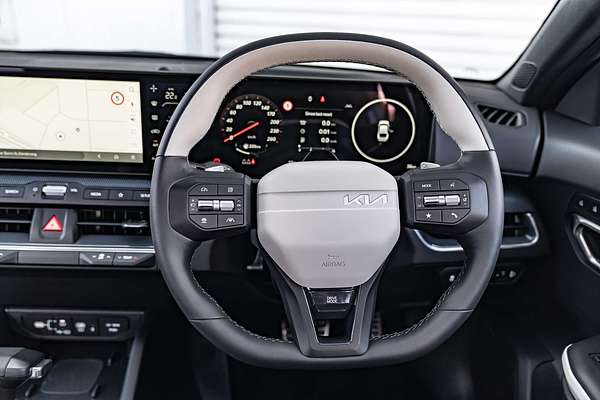 2025 Kia K4 GT-Line CL4m