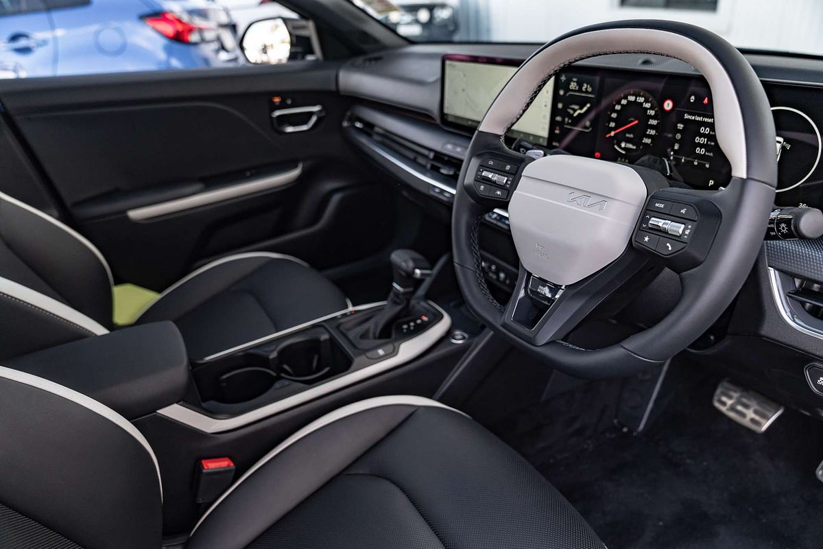 2025 Kia K4 GT-Line CL4m