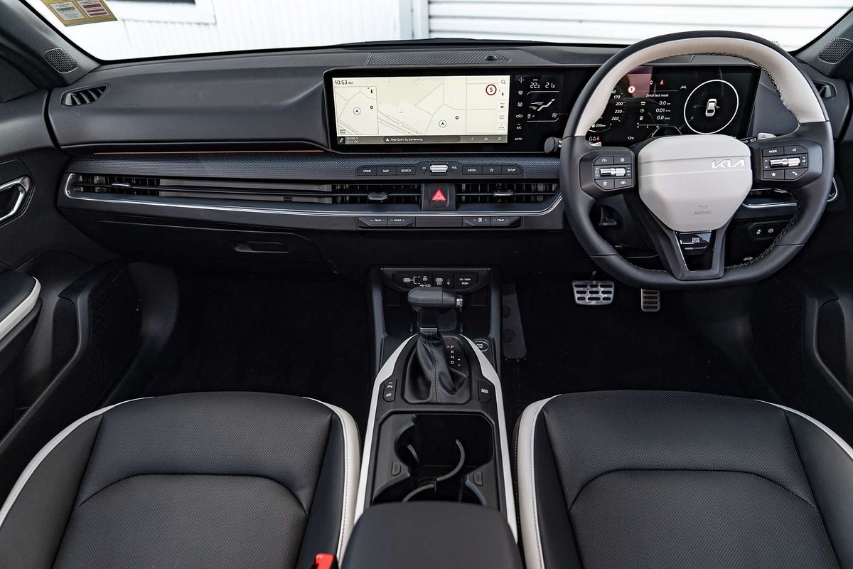 2025 Kia K4 GT-Line CL4m