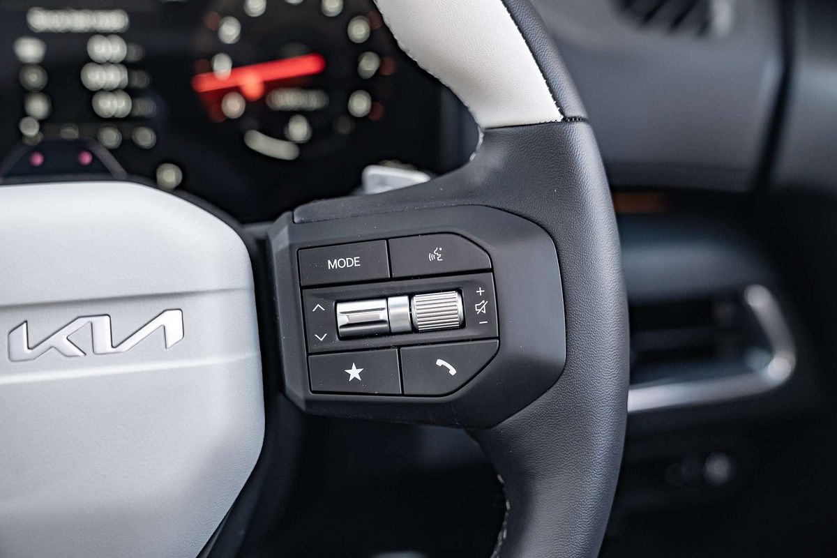 2025 Kia K4 GT-Line CL4m