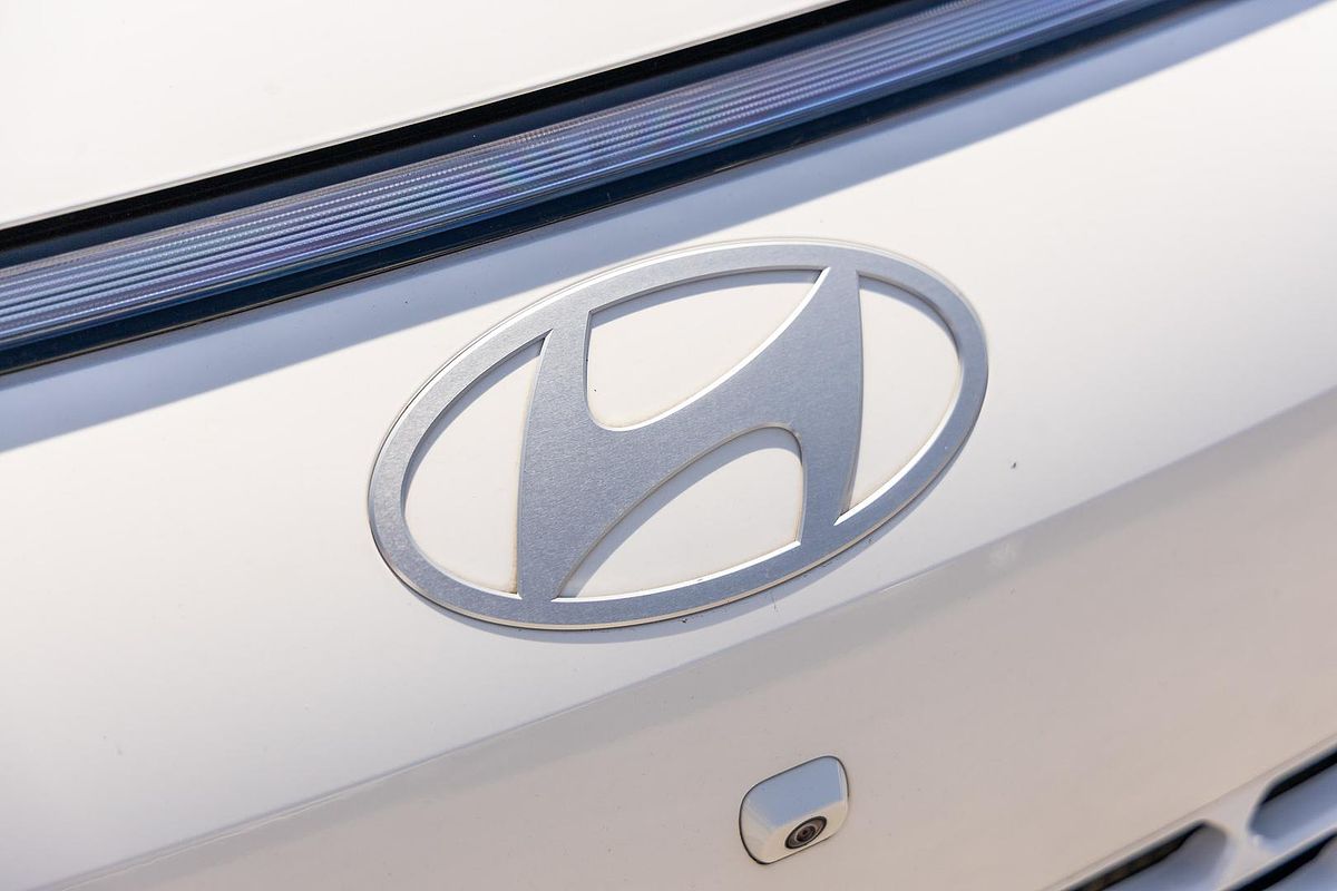 2024 Hyundai STARIA Highlander US4.V3