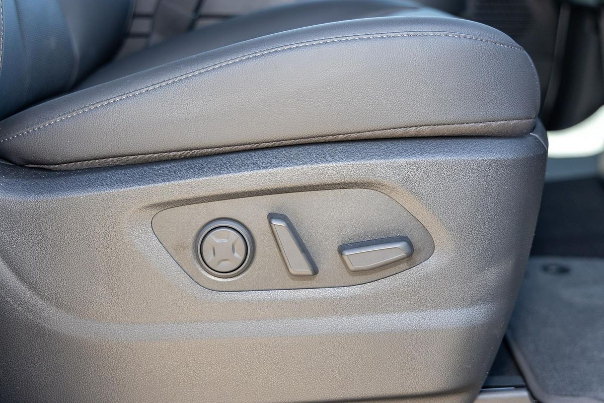 2024 Hyundai STARIA Highlander US4.V3
