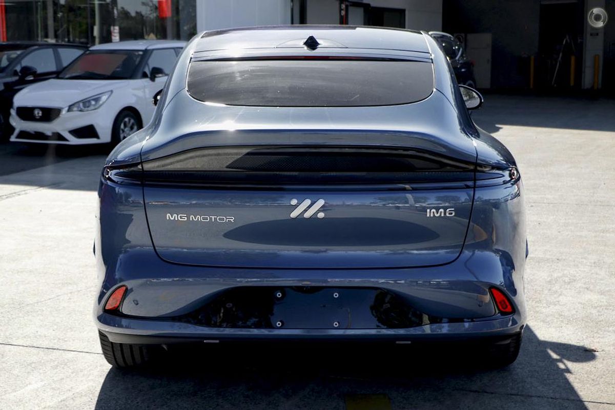 2025 MG IM6 Platinum S12L