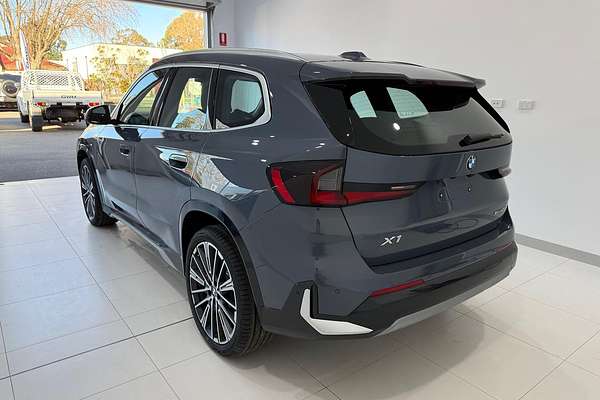 2025 BMW X1 xDrive20i U11