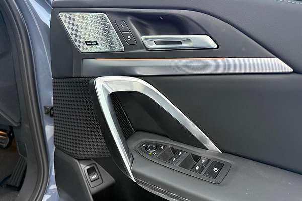 2025 BMW X1 xDrive20i U11