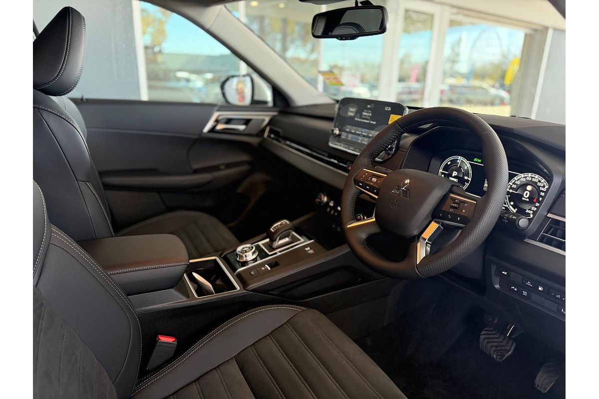 2025 Mitsubishi Outlander PHEV Aspire ZM