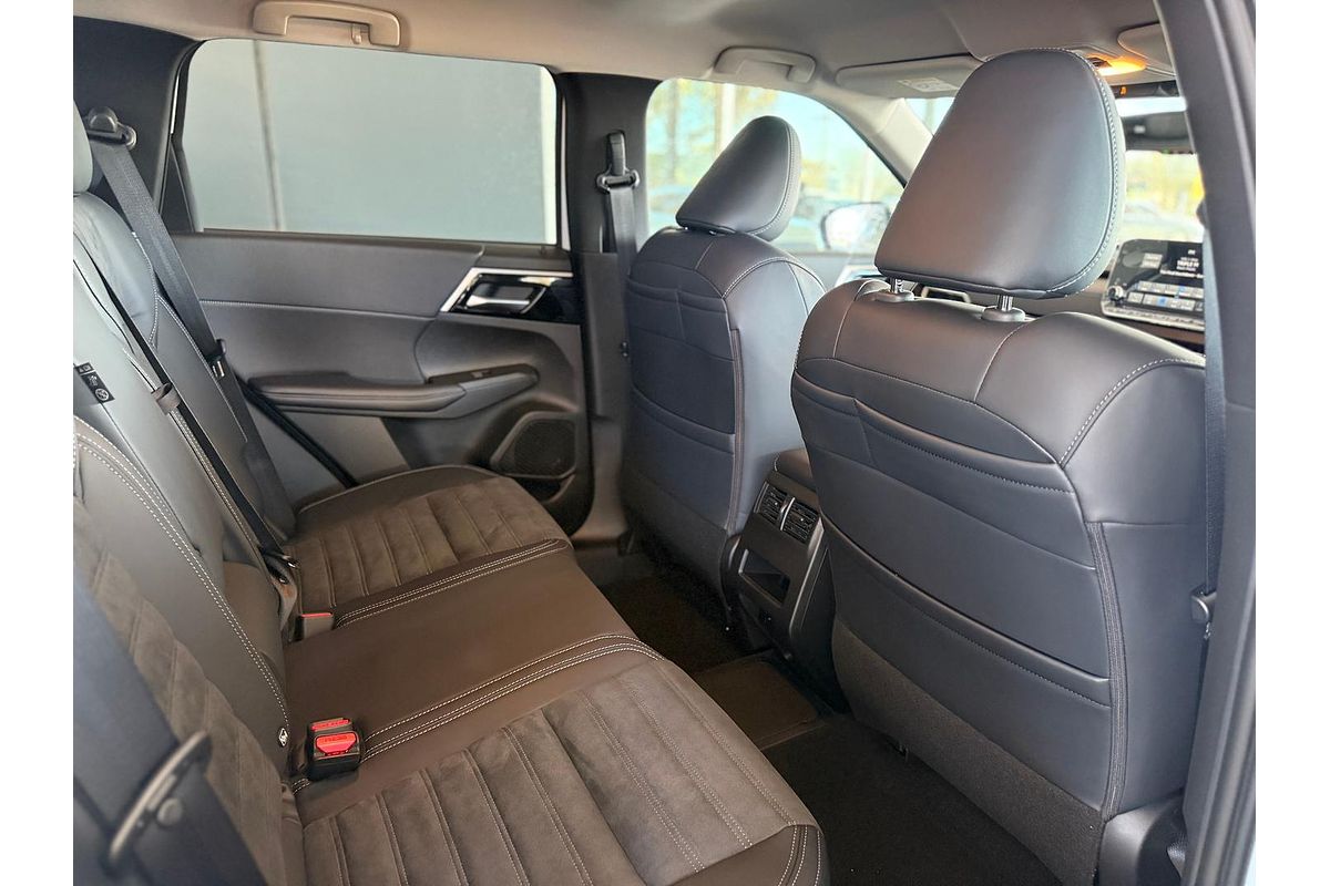 2025 Mitsubishi Outlander PHEV Aspire ZM