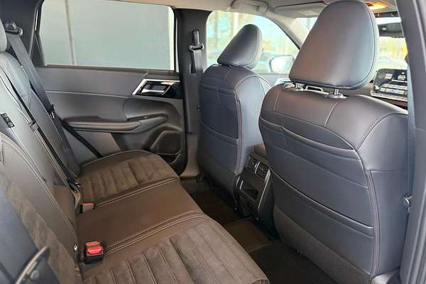 2025 Mitsubishi Outlander PHEV Aspire ZM