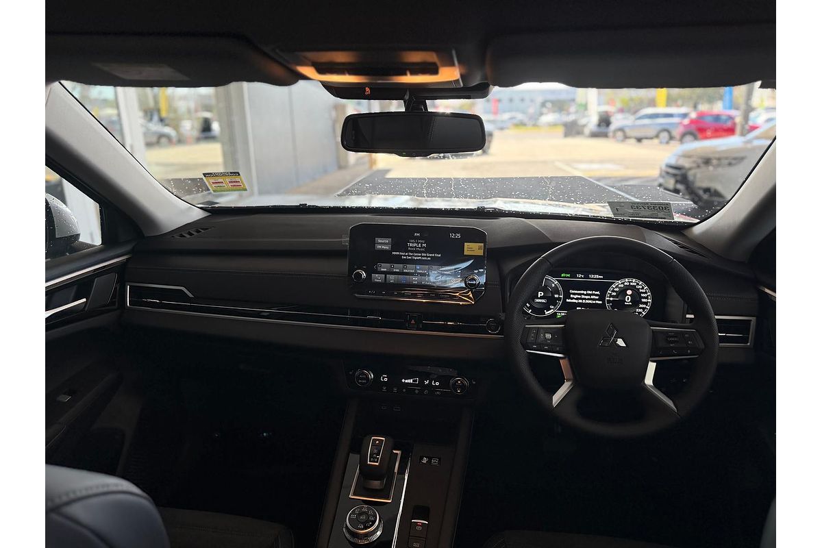 2025 Mitsubishi Outlander PHEV Aspire ZM