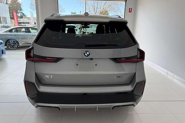 2025 BMW X1 xDrive20i U11
