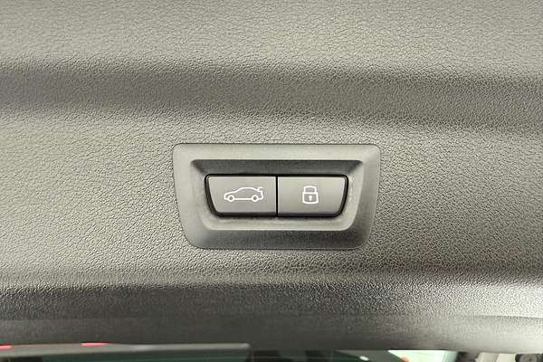 2025 BMW X1 xDrive20i U11