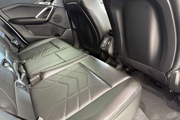 2025 BMW X1 xDrive20i U11