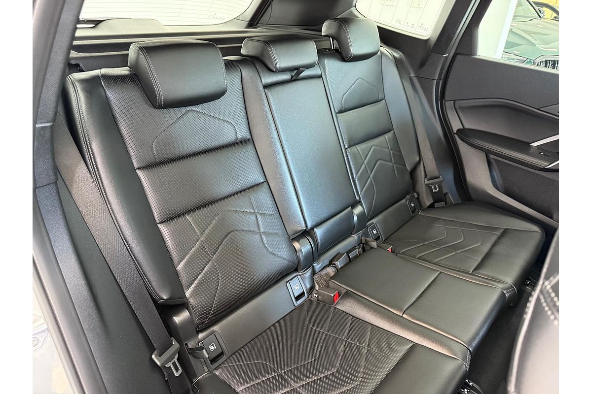 2025 BMW X1 xDrive20i U11